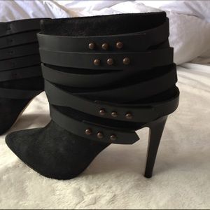 JOE’S Jeans Landry Ankle Booties in Black (NEW)